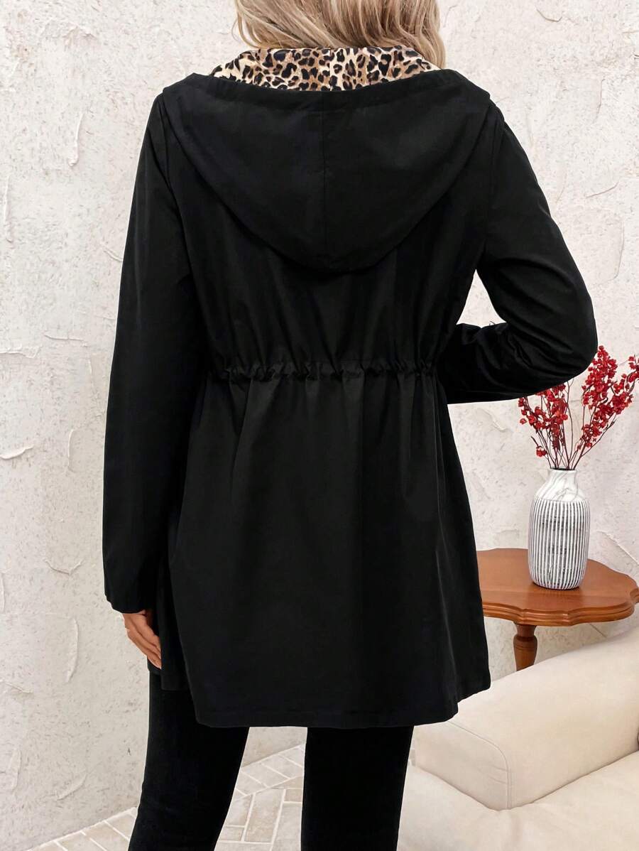 Double-sided coat with hood and leopard print