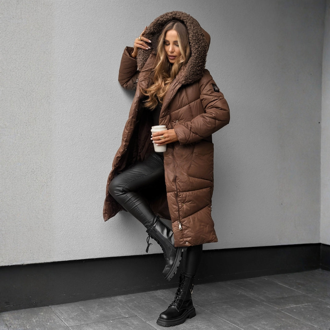 Eva | Piumino con cappuccio per un'eleganza invernale