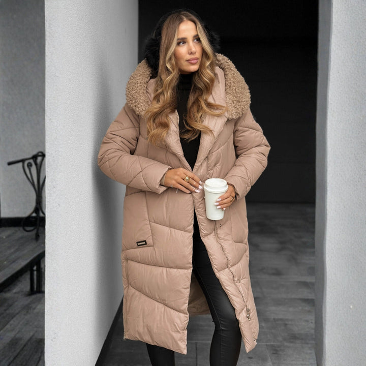 Eva | Piumino con cappuccio per un'eleganza invernale