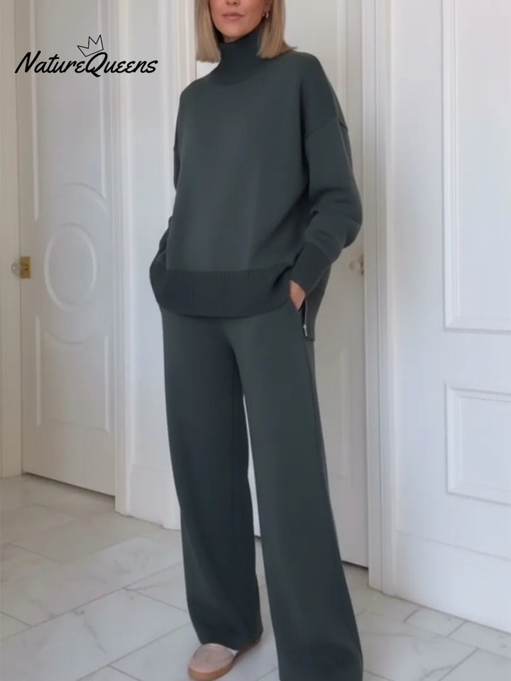 Complete two-piece set with stand-up collar and side zipper, with straight pants