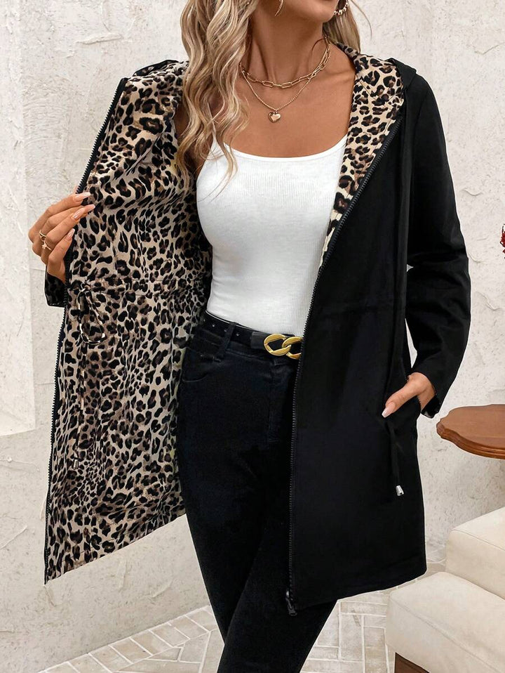 Double-sided coat with hood and leopard print