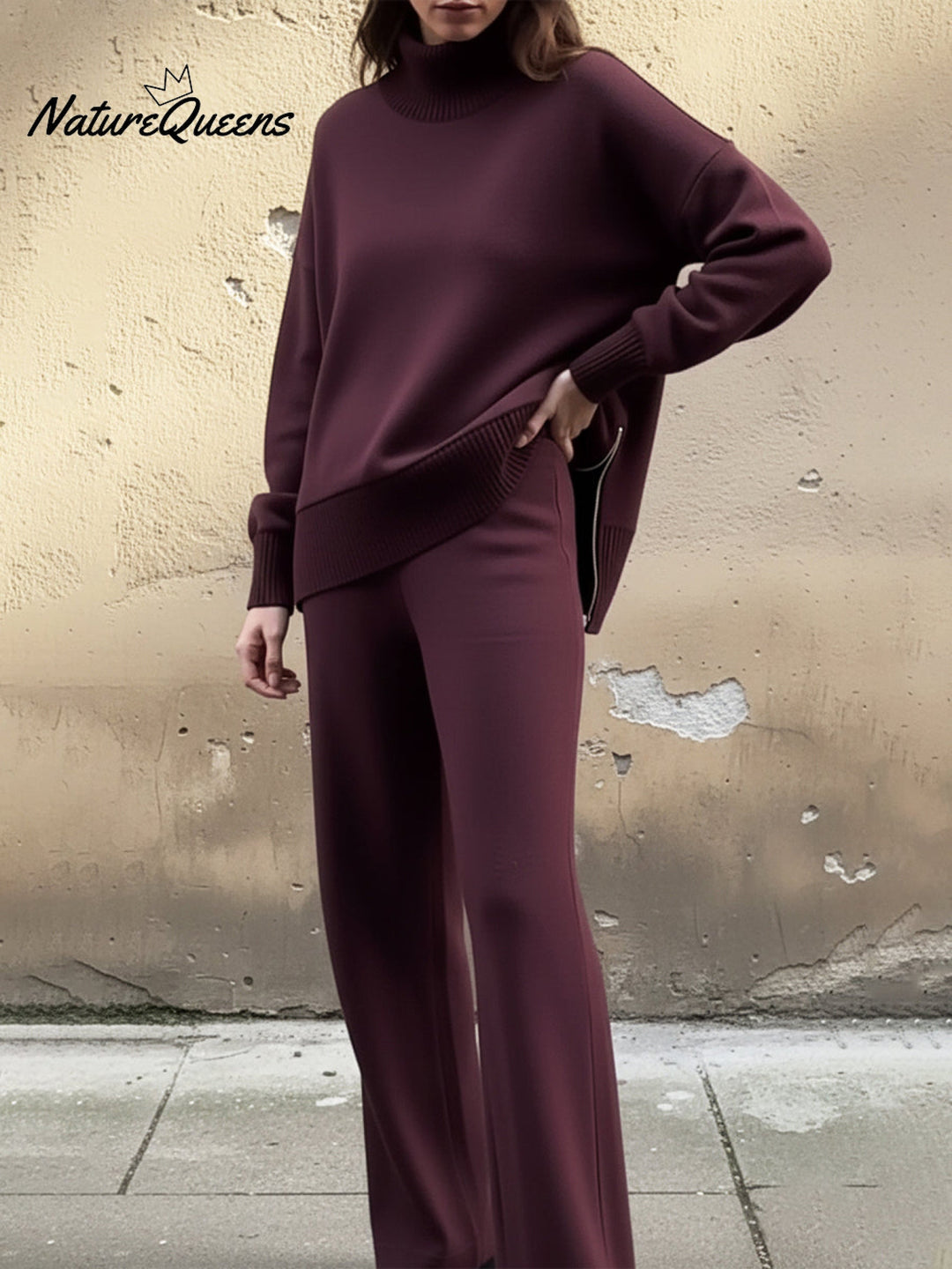 Complete two-piece set with stand-up collar and side zipper, with straight pants